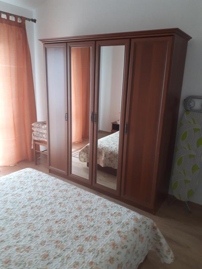 Apartments Makaus Kampor المظهر الخارجي الصورة