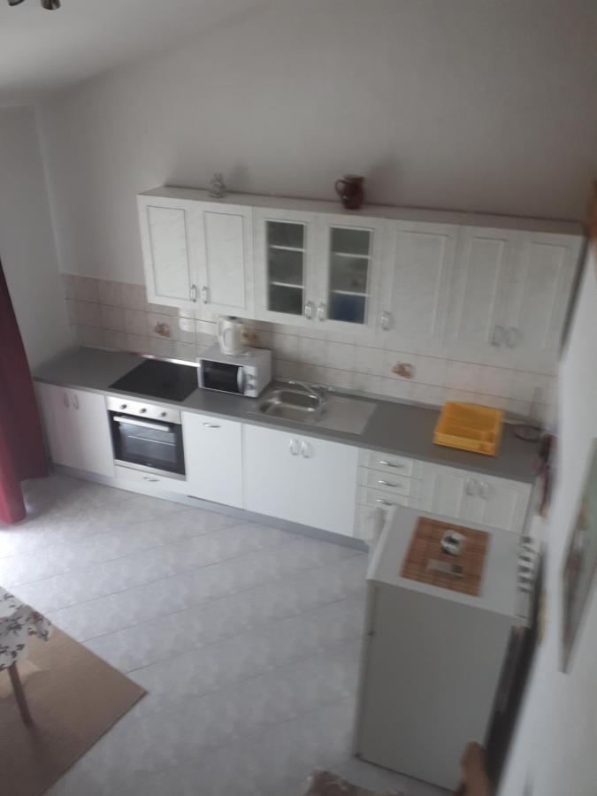 Apartments Makaus Kampor المظهر الخارجي الصورة