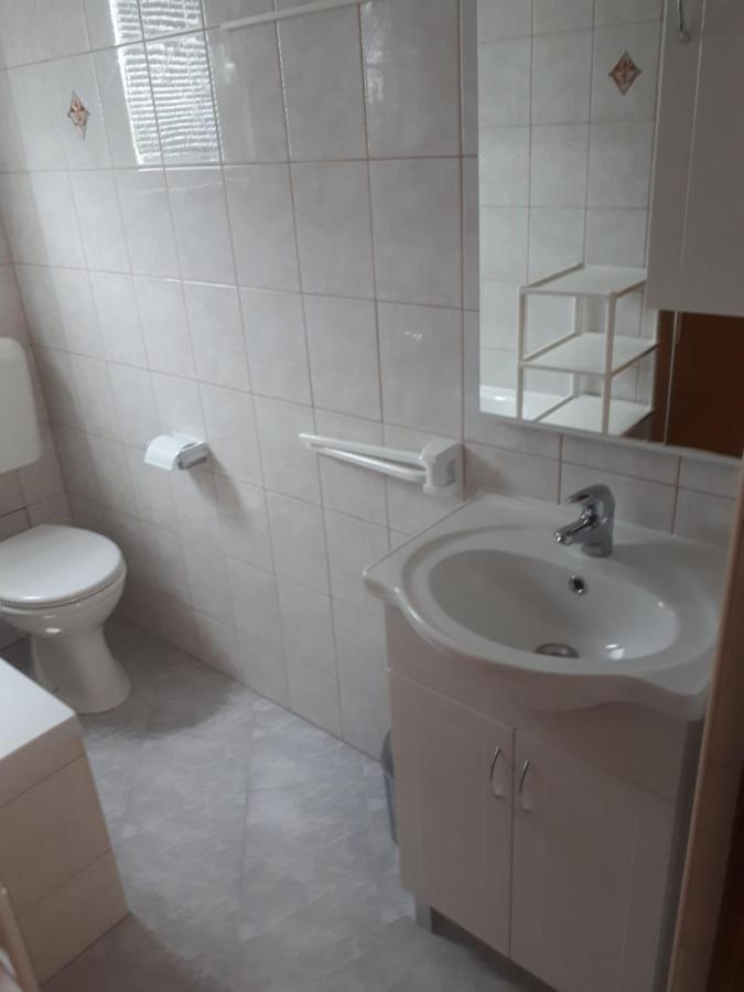 Apartments Makaus Kampor المظهر الخارجي الصورة