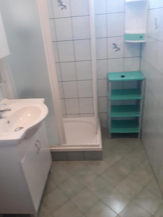 Apartments Makaus Kampor المظهر الخارجي الصورة