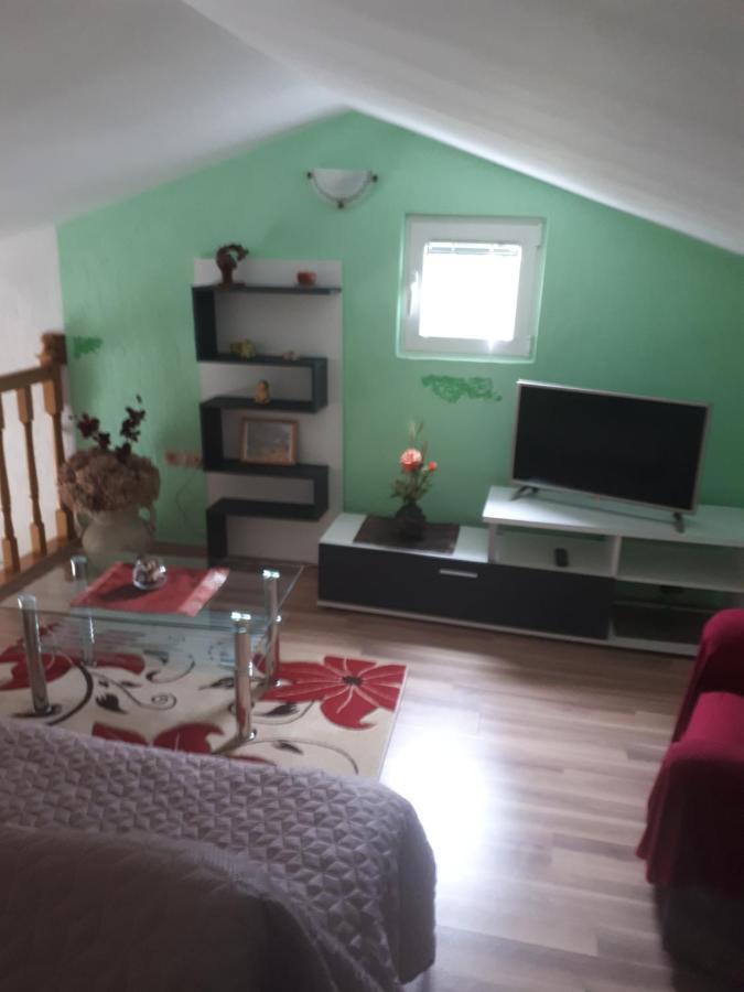 Apartments Makaus Kampor المظهر الخارجي الصورة