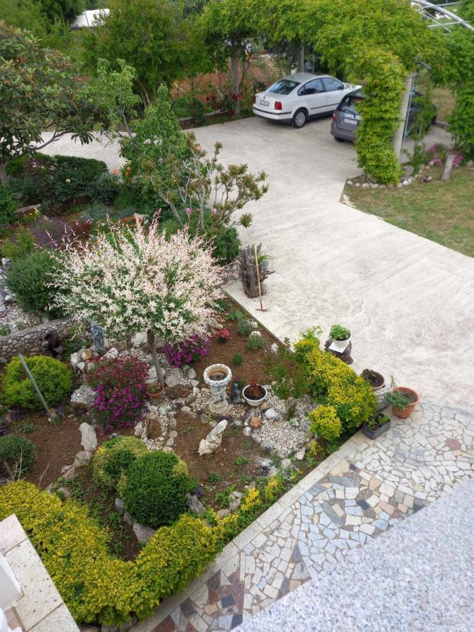 Apartments Makaus Kampor المظهر الخارجي الصورة