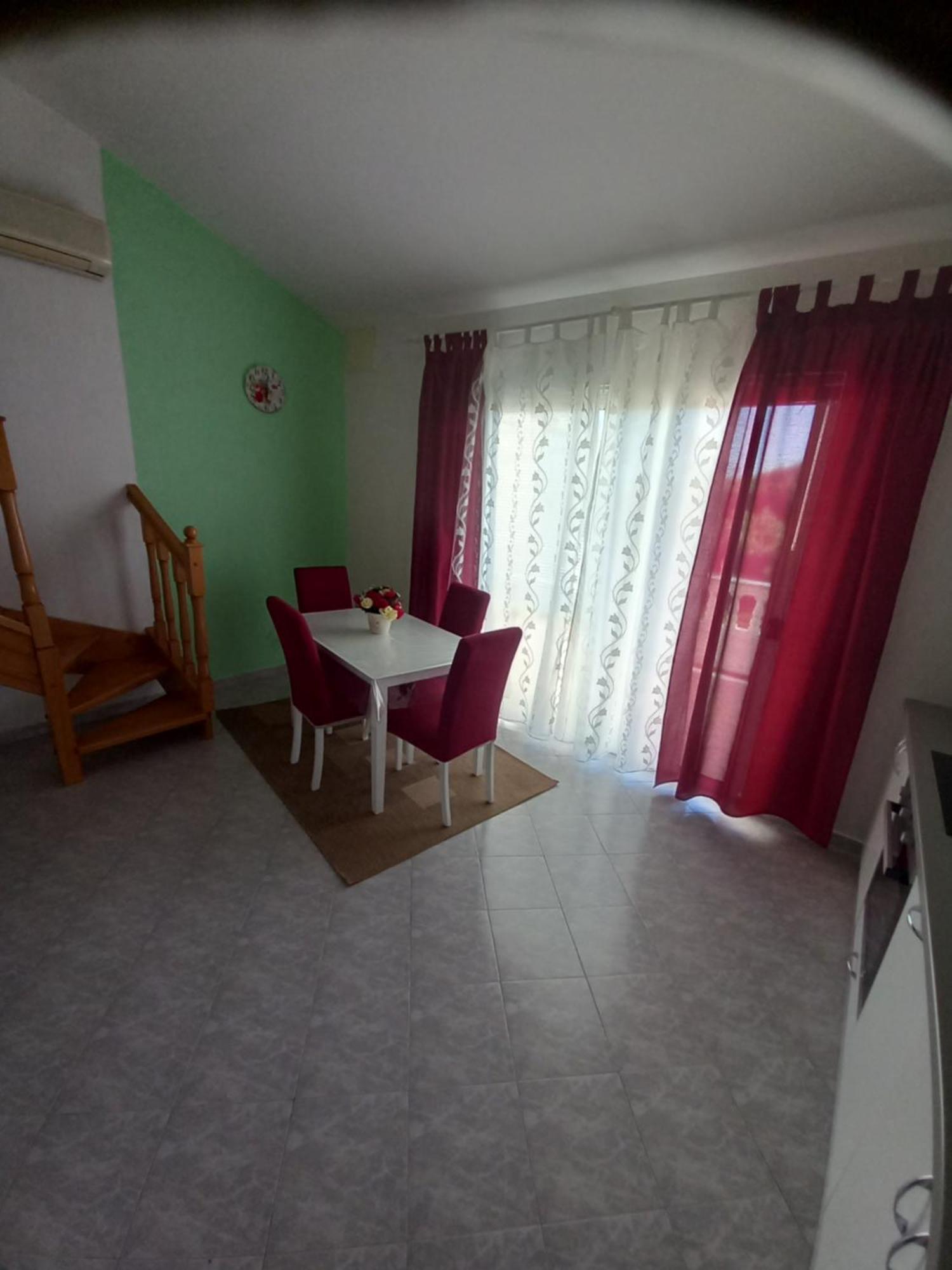 Apartments Makaus Kampor المظهر الخارجي الصورة