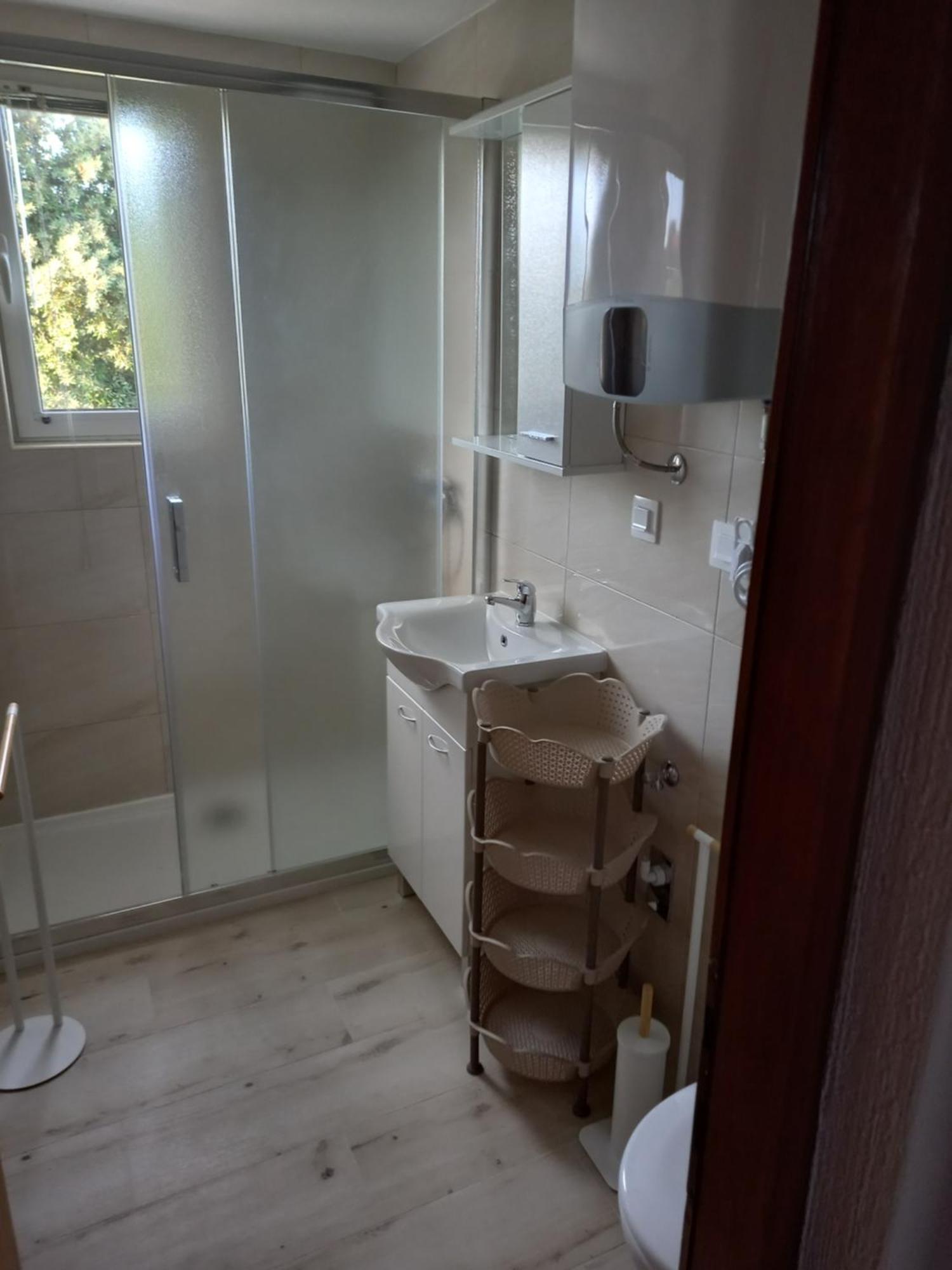Apartments Makaus Kampor المظهر الخارجي الصورة